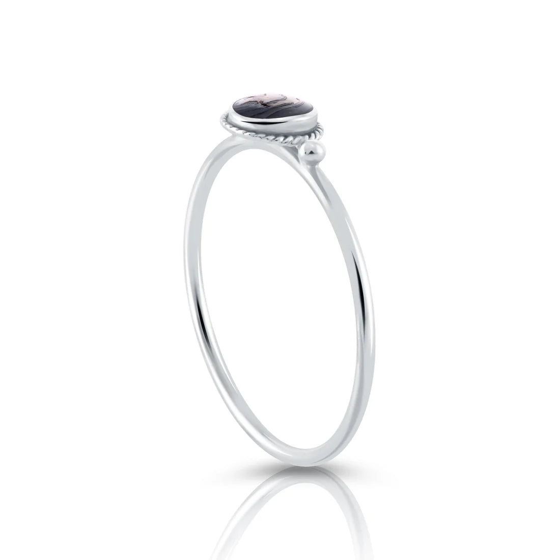 Kleiner Ring aus Sterlingsilber mit einem wunderschönen, runden, mehrfach reflektierenden Abalone (Perlmutt) Cabochon RI-10123P-50