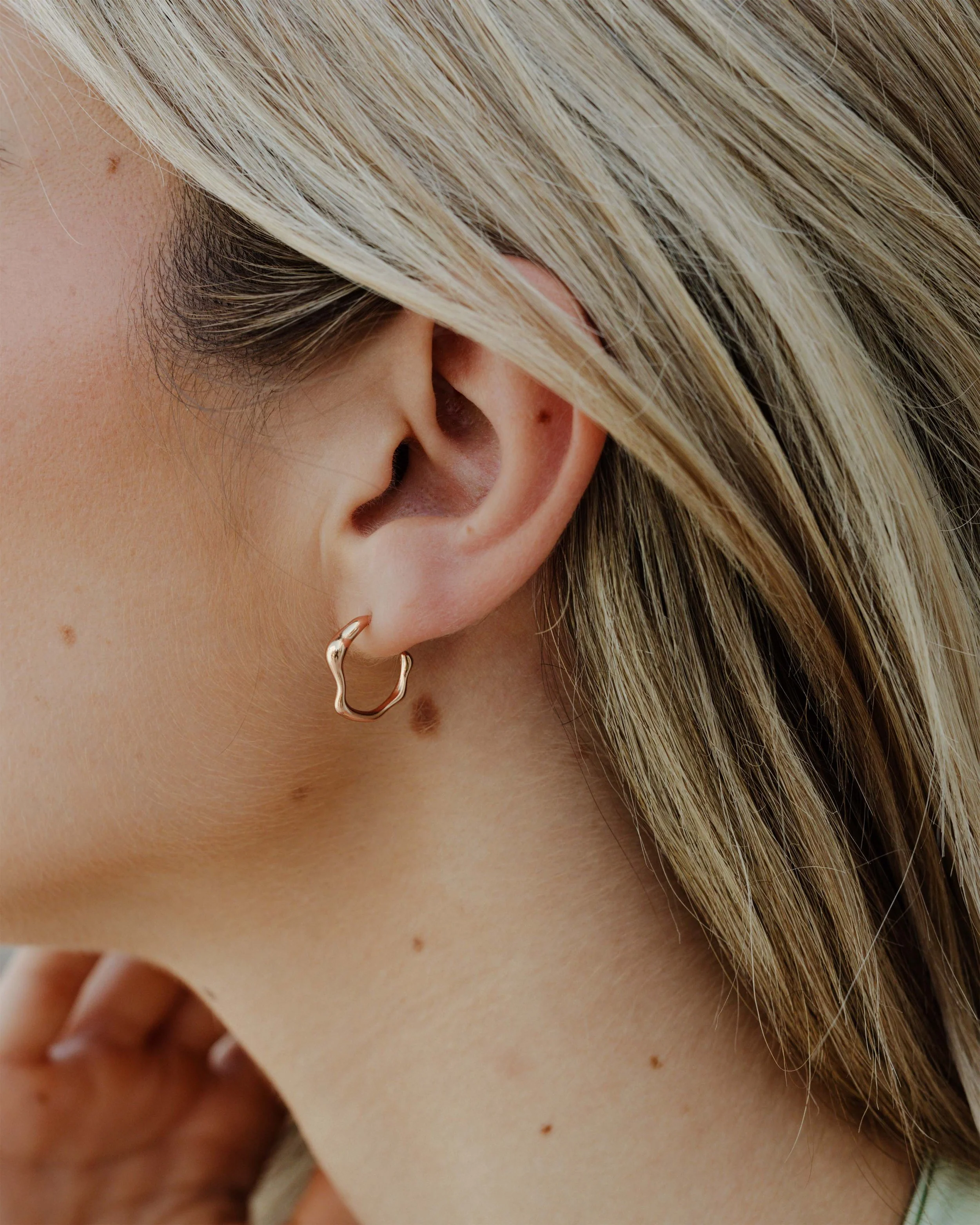 LUAMAYA Solar Wave Hoop Studs Small