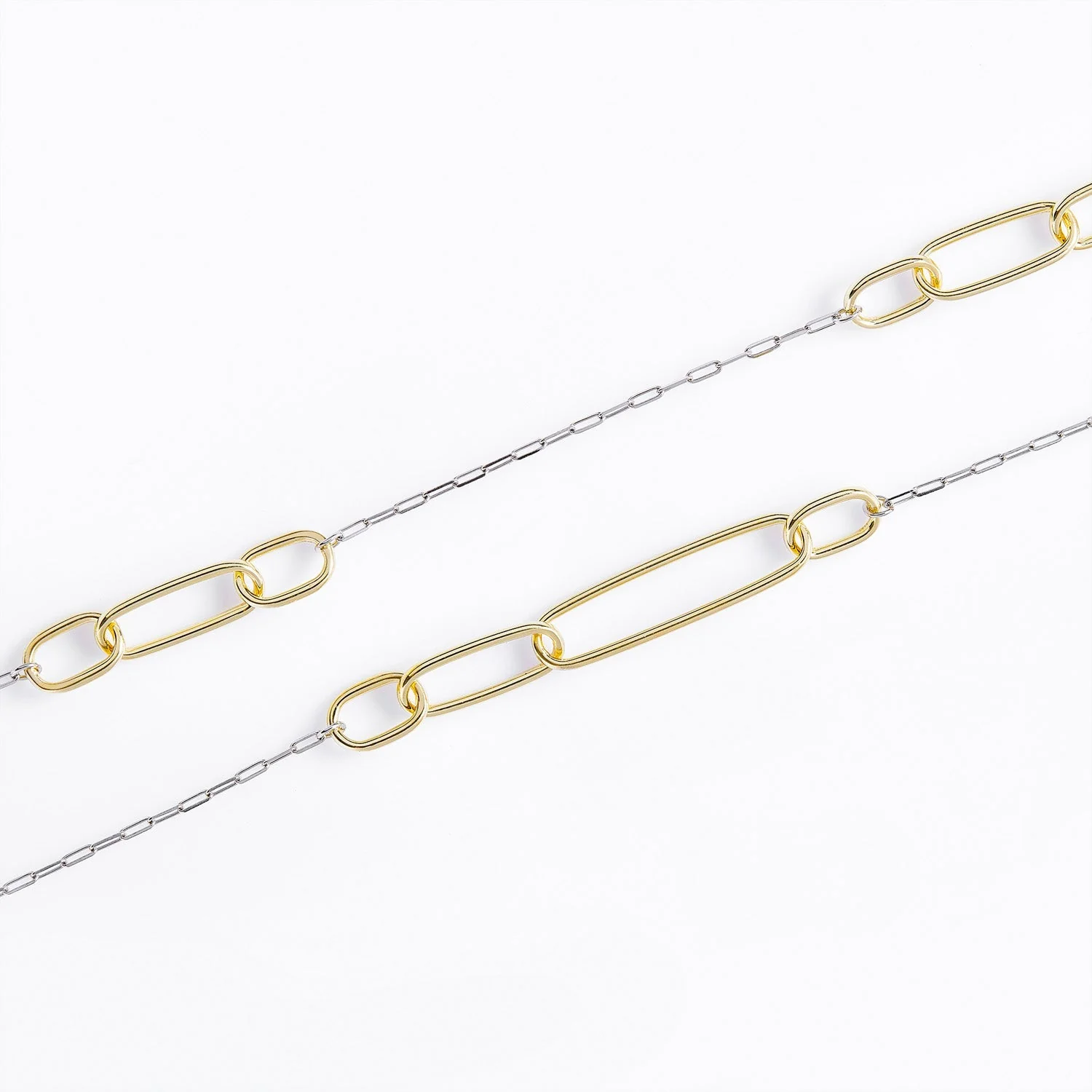 Halskette aus vergoldetem Sterlingsilber mit einer Kette, die aus mehreren ovalen, glänzenden und polierten Ringen unterschiedlicher Größe besteht NG-1490