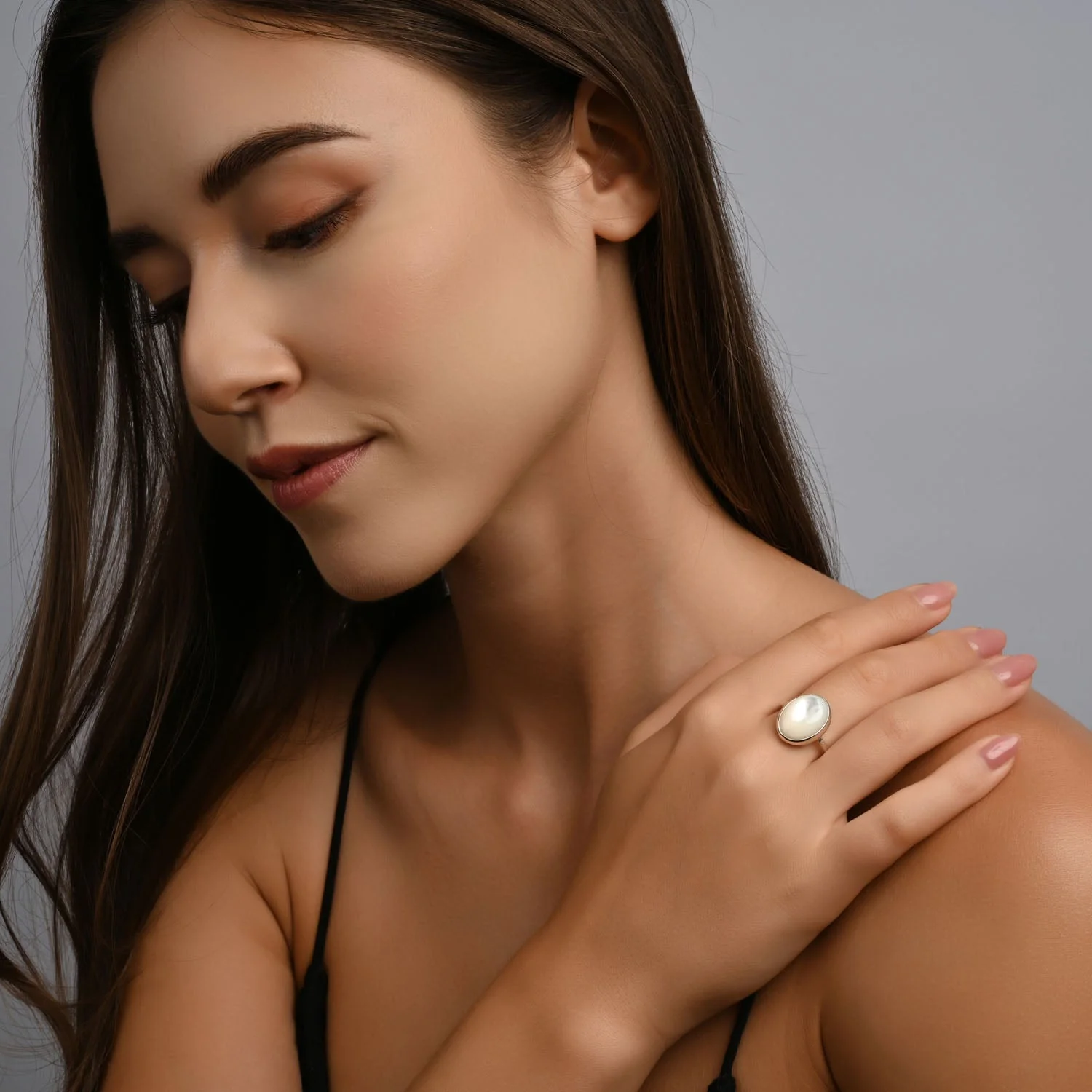 Ring aus Sterlingsilber mit ovalem Perlmutt R-4432-50