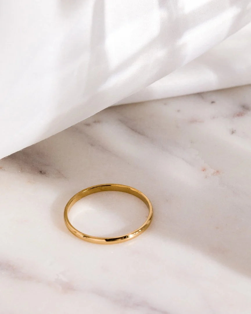 LUAMAYA Fine Line Ring Gold