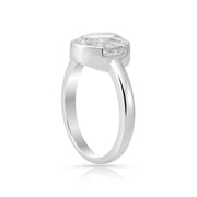 Ring aus rhodiniertem Sterlingsilber mit facettiertem ovalem Bergkristall SR-720