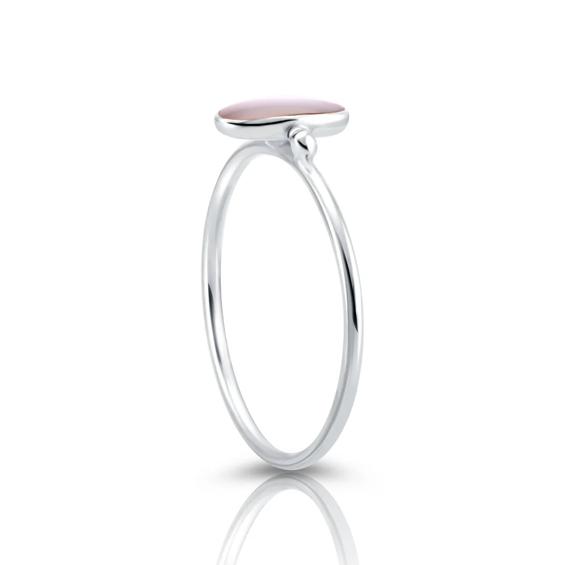 Kleiner Ring aus Sterlingsilber mit vertikal ovalem Perlmutt Cabochon RI-10109P-48