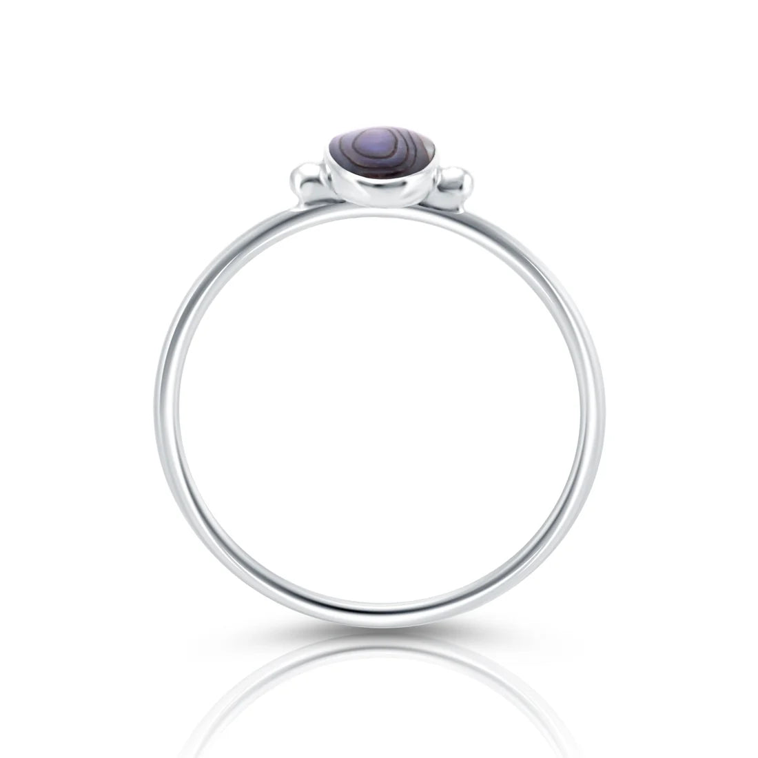 Kleiner Ring aus Sterlingsilber mit einem wunderschönen, vertikal ovalen, mehrfach reflektierenden Abalone (Perlmutt) Cabochon RI-10127P-50