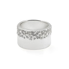 Massiver Ring aus Sterlingsilber mit einer Vielzahl runder Zirkonia, die den Eindruck einer Milchstraße erwecken 20-1002