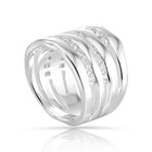 Ring aus Sterlingsilber mit glänzender Oberfläche, mehrreihiges Wellenmuster, dazwischen funkelnde weiße Zirkonia 20-1019