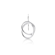 Ohrringe aus Sterlingsilber, die aus einem gebürsteten Silberdraht bestehen, der sich zu dieser fesselnden Form verflechtet E-2640