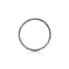 Ring aus Sterlingsilber im Ethno-Stil, der aus kleinen Gravuren besteht RI-10029P