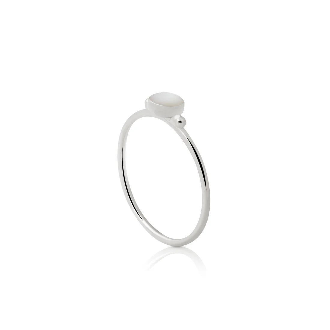 Ring aus Sterlingsilber, verziert mit einem wunderschönen Perlmutt RI-10022P