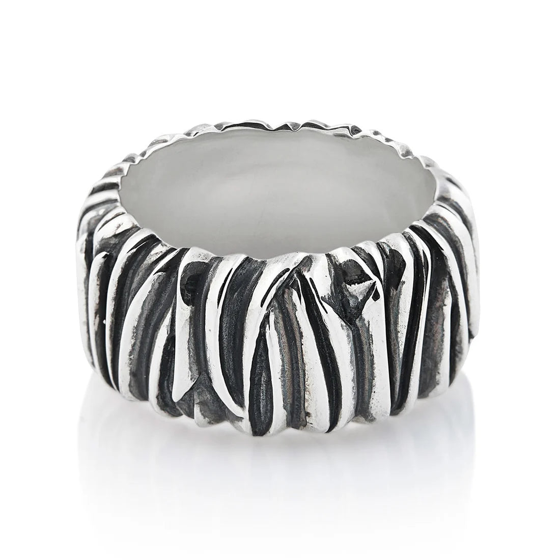 Ring aus Sterlingsilber, reliefartig gehämmertes und oxidiertes Finish 20-1030
