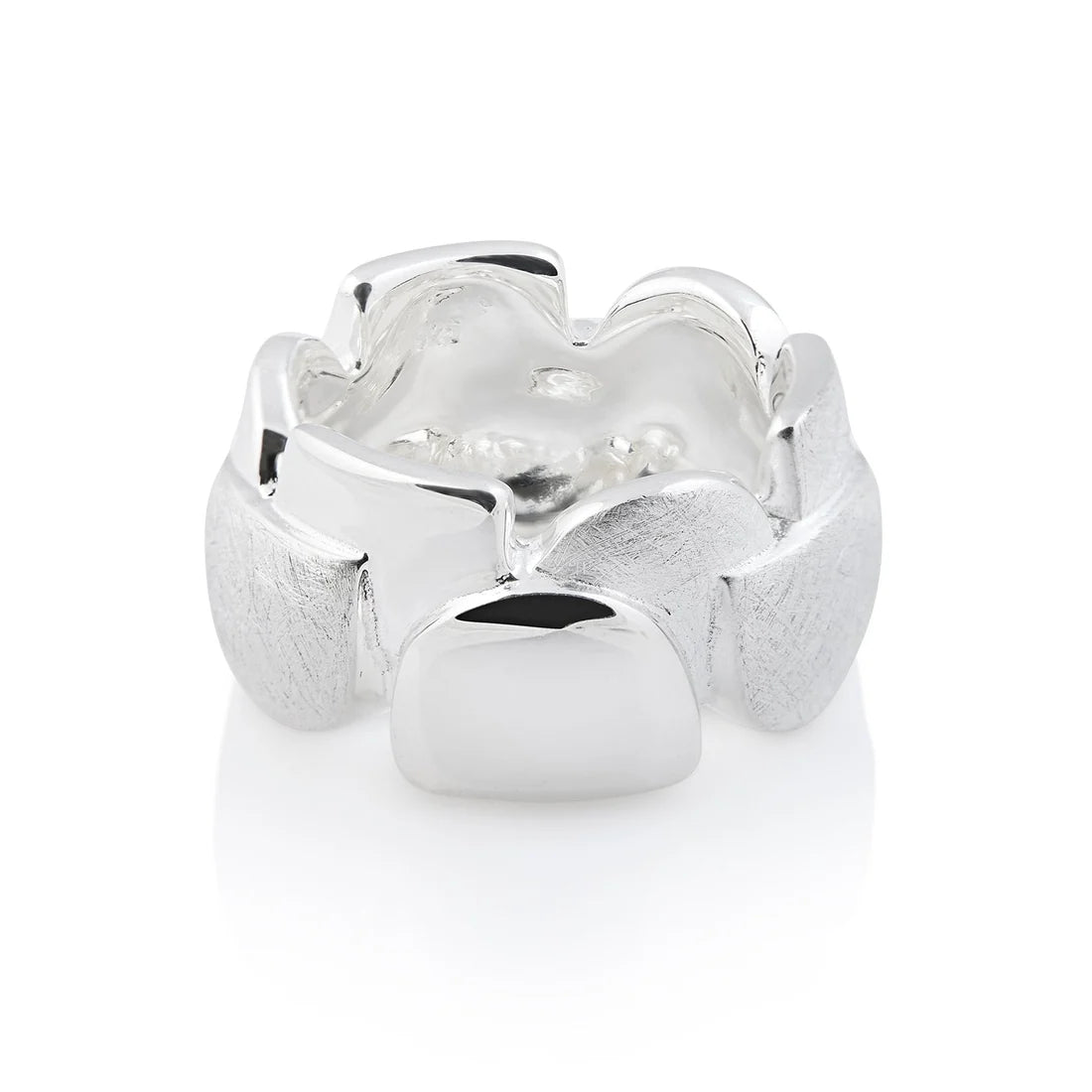 Ring aus Sterlingsilber mit abgerundeten Formen, die sich mit gebürsteten und glänzenden Oberflächen abwechseln 20-1022-52