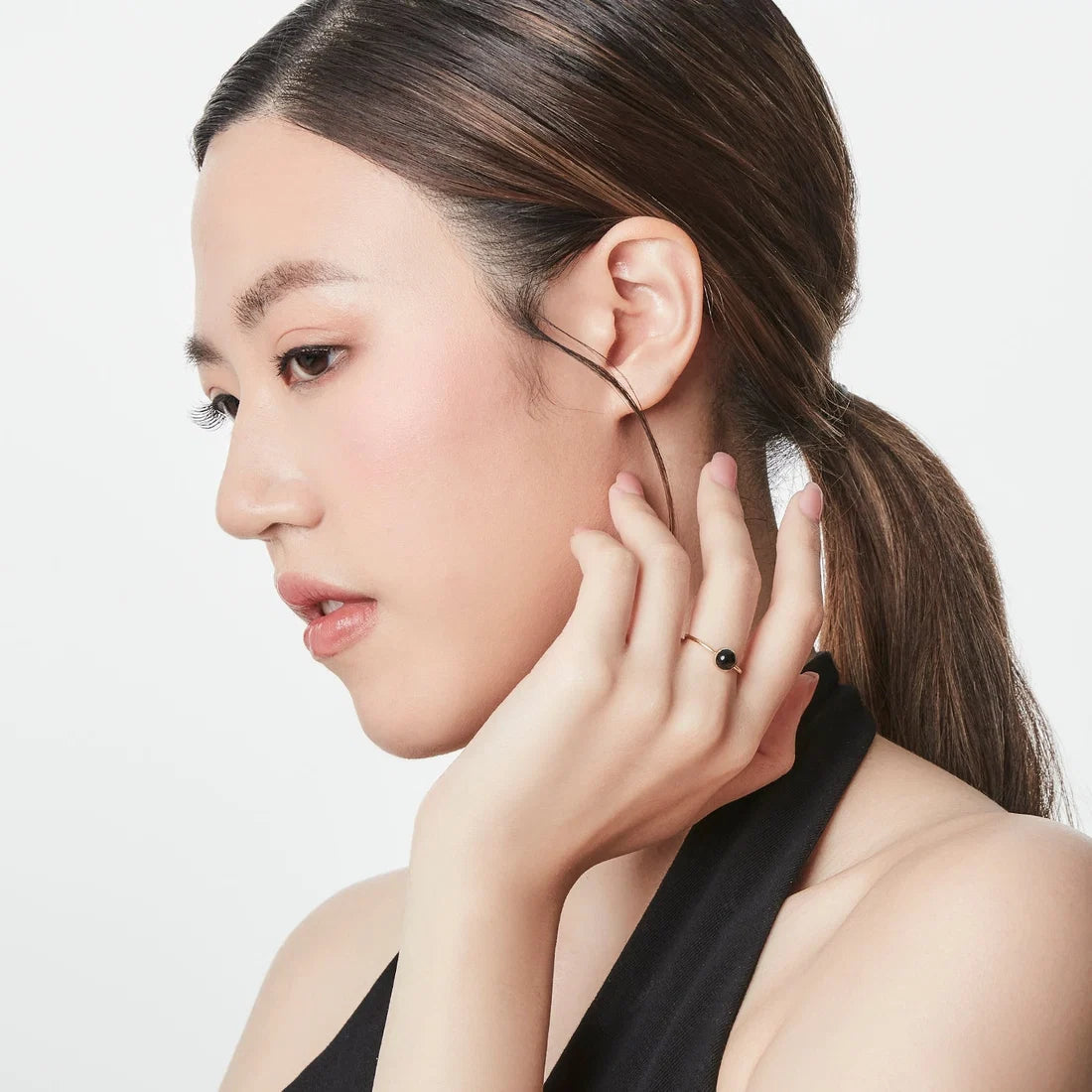 Ring aus vergoldetem Sterlingsilber mit Onyx-Achat RI-10019GP-48