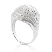 Ring aus Sterlingsilber mit einem Welleneffekt RI-10113A