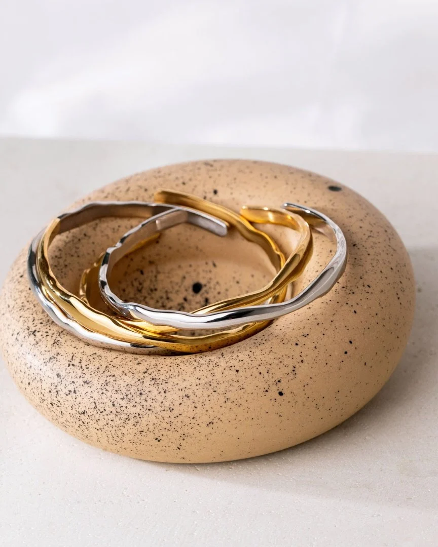 LUAMAYA Flowing Bangle