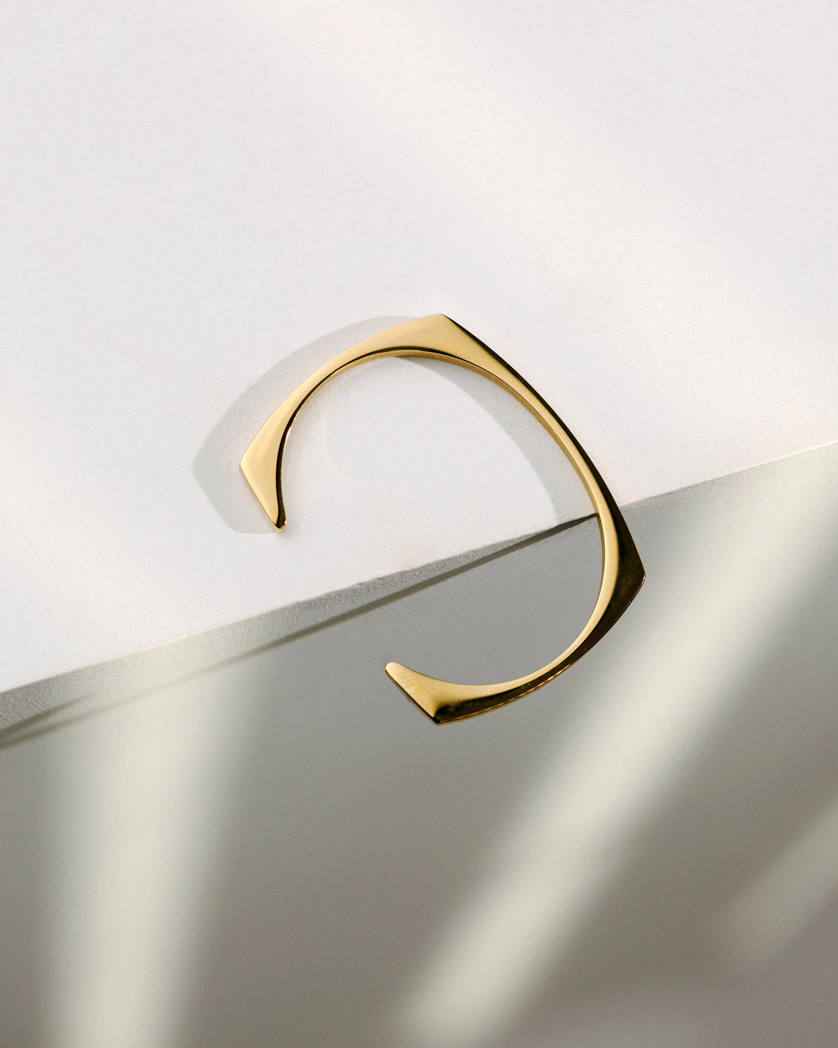 LUAMAYA Base Line Bangle
