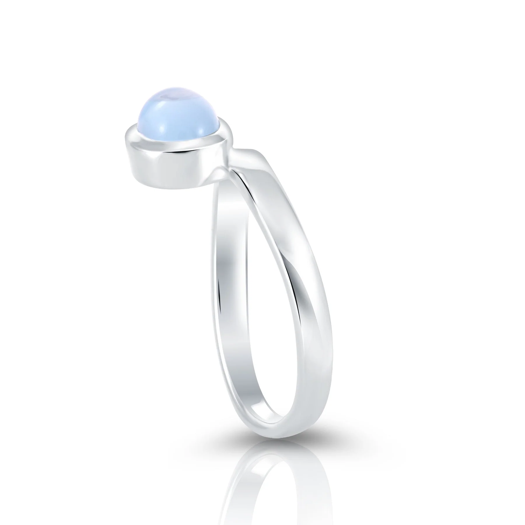 Ring aus Sterlingsilber mit ovalem, durchscheinendem himmelblauer Topas-Cabochon RI-10115A-54