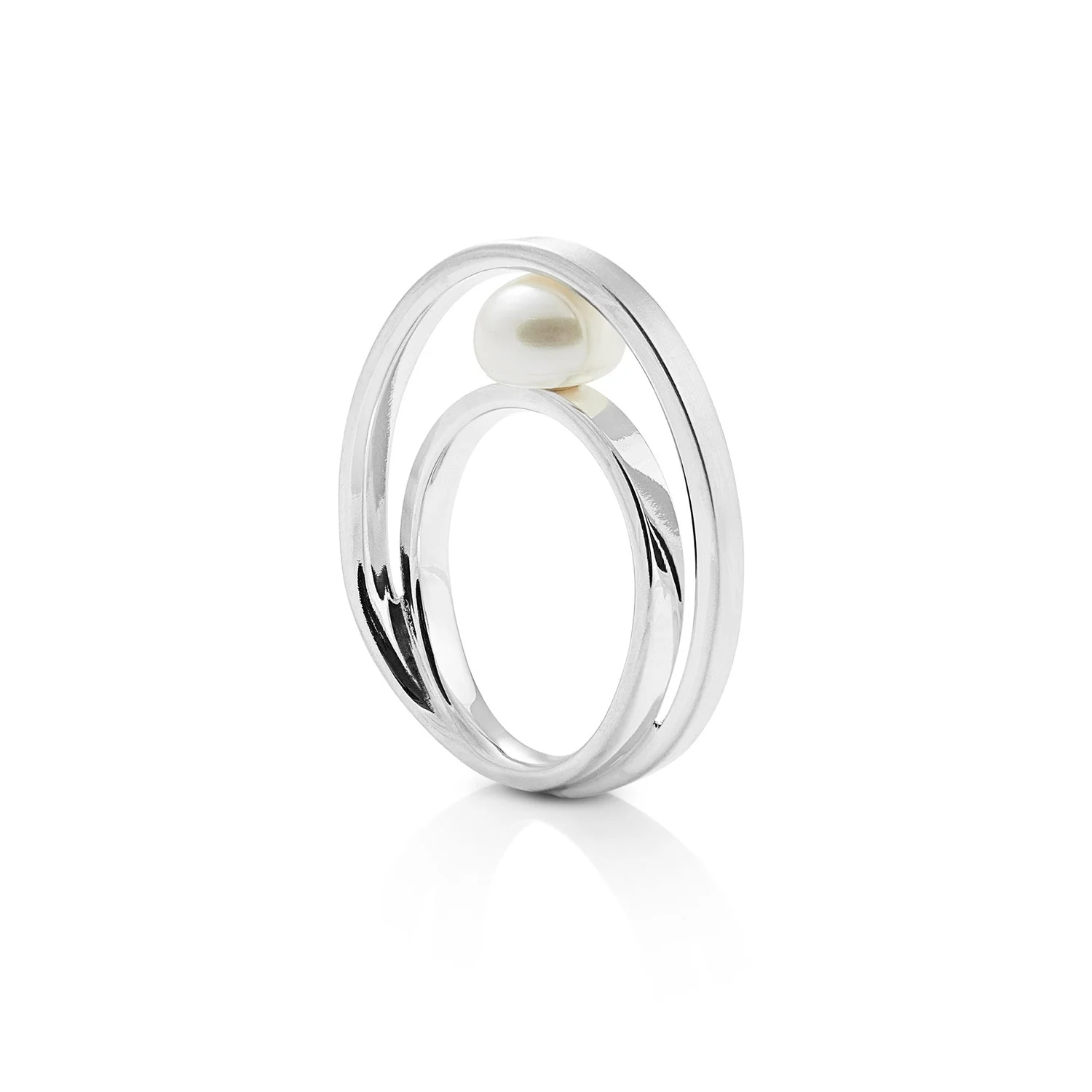 Wunderschöner ring aus Sterlingsilber mit einem glänzenden and polierten Finish R-4363