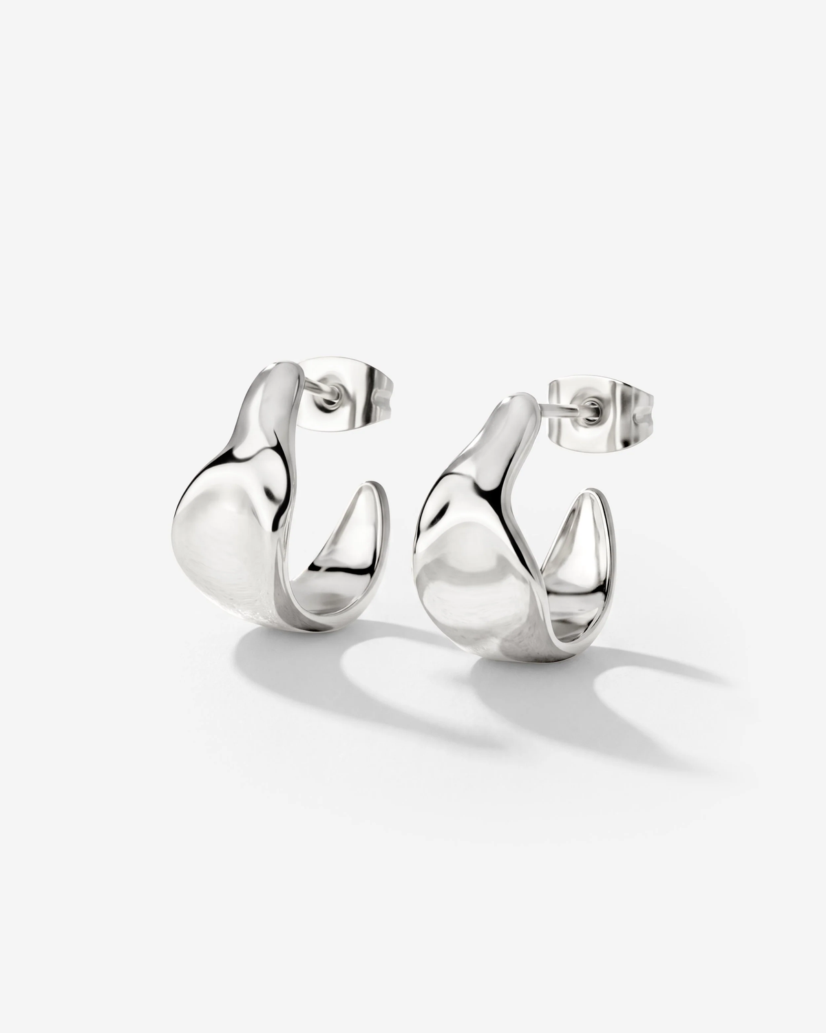 LUAMAYA Liquid Shape Studs Baby