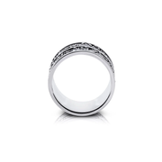 Ring aus Sterlingsilber mit glänzendem, oxidiertem Finish, das hübsche Muster erkennen lässt R-4345