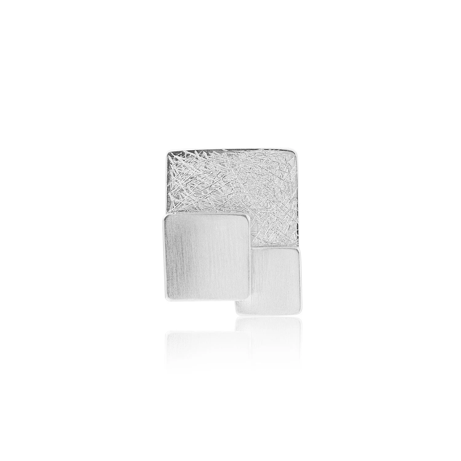 Ohrstecker aus Sterlingsilber mit satinierte und gebürstete Oberfläche ein fesselndes Spiel der Texturen erzeugt E-2654