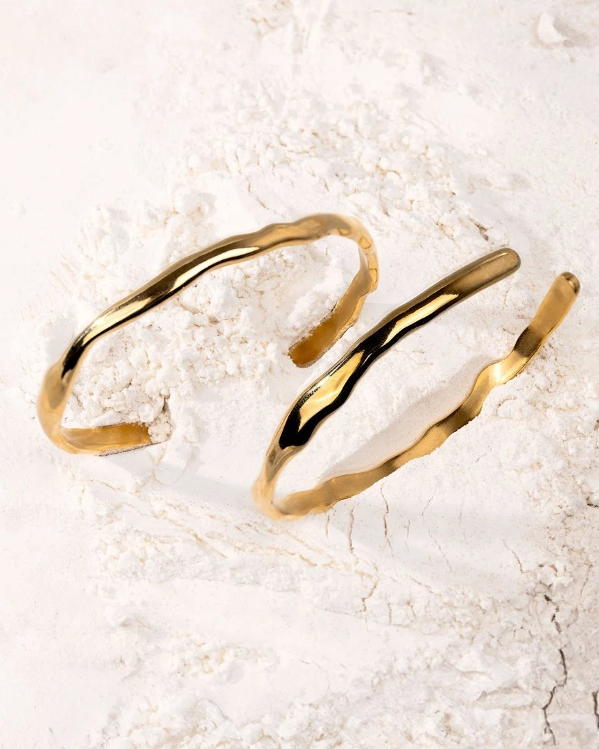 LUAMAYA Flowing Bangle
