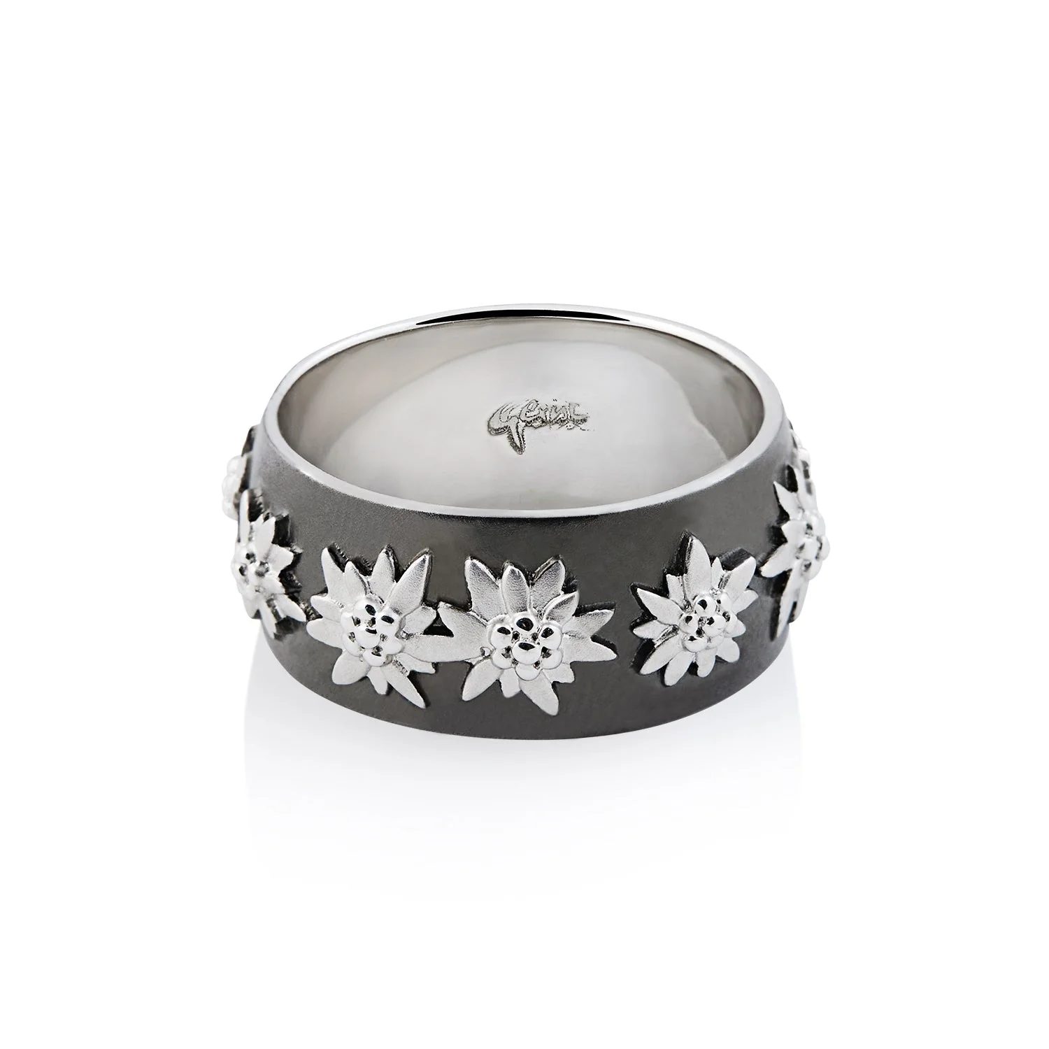 Ring aus Sterlingsilber mit Edelweiss auf Halbmondprofil, schwarz rhodiniert und mit Satin-Finish R-8003-50
