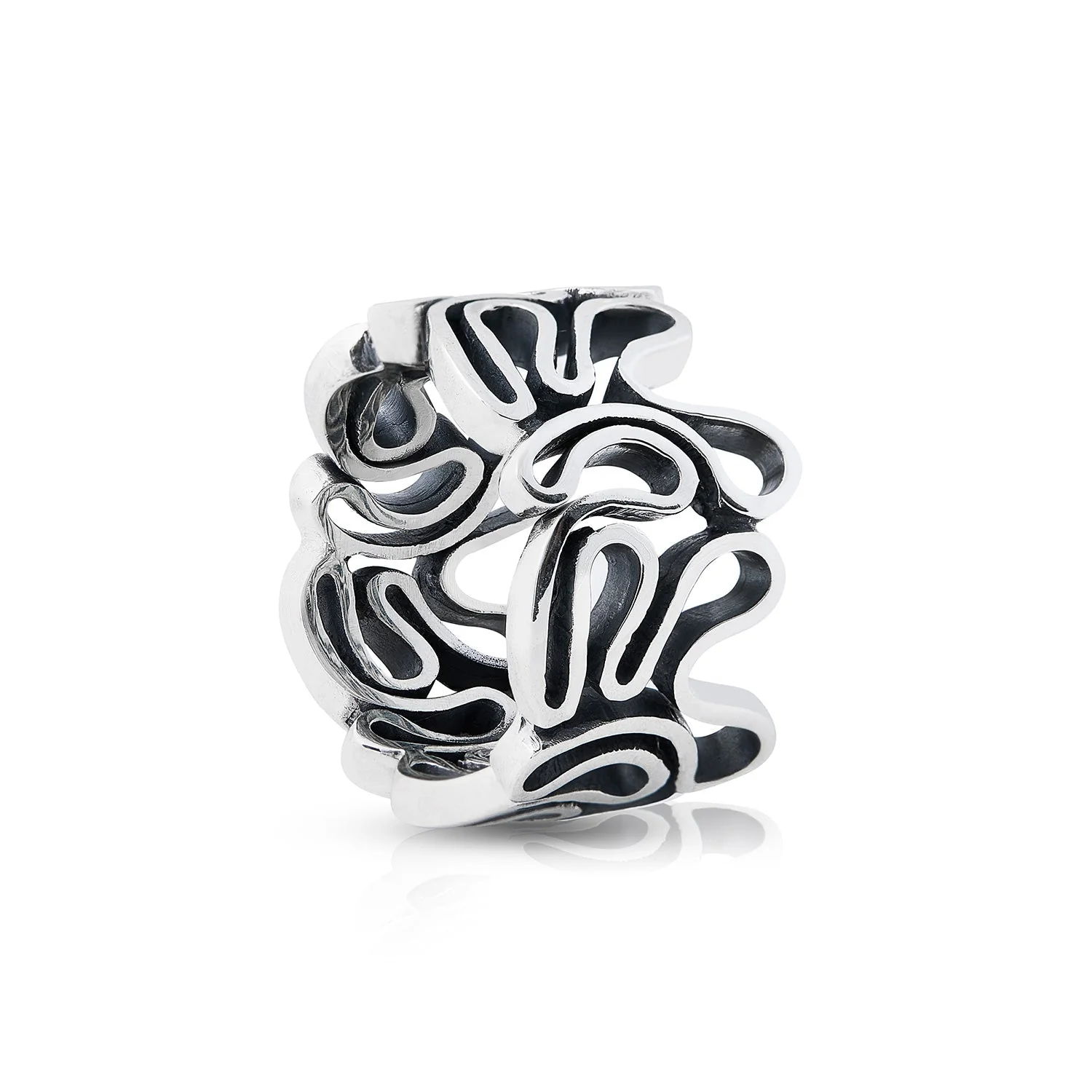 Wunderschöner Ring aus Sterlingsilber, der aus einem gedrehten Draht besteht, der den Eindruck von Unendlichkeit vermittelt 20-1011