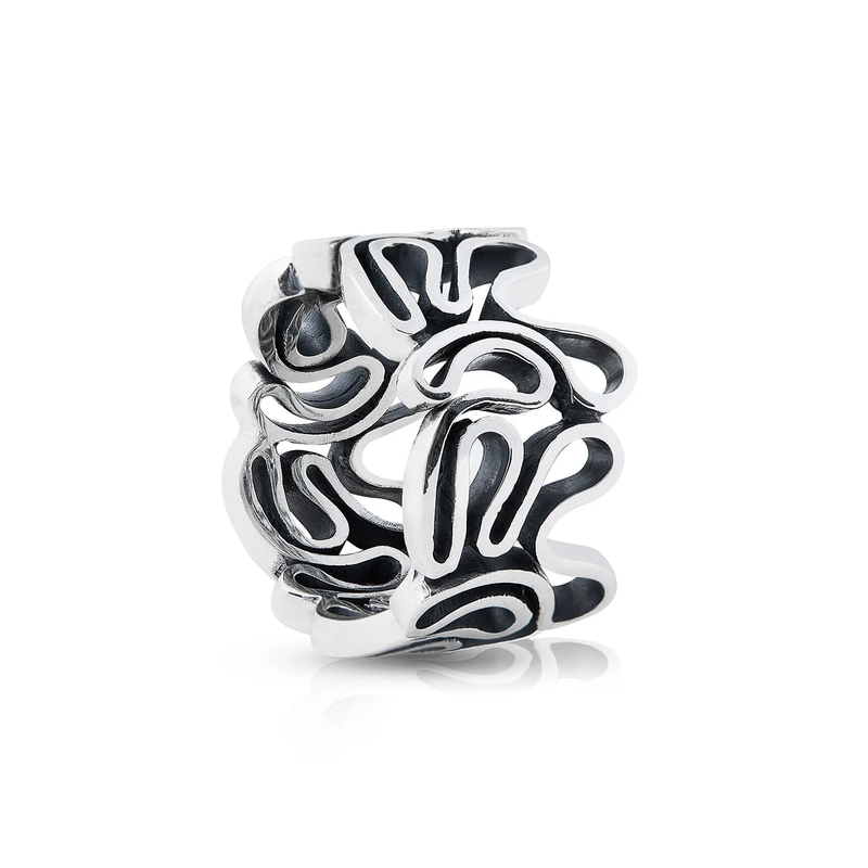Wunderschöner Ring aus Sterlingsilber, der aus einem gedrehten Draht besteht, der den Eindruck von Unendlichkeit vermittelt 20-1011