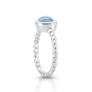 Sterlingsilberring mit rundem himmelblauer Topas-Cabochon RI-10117A