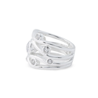 Elegant gestalteter Ring aus Sterlingsilber mit 9 Zirkonia 20-1017