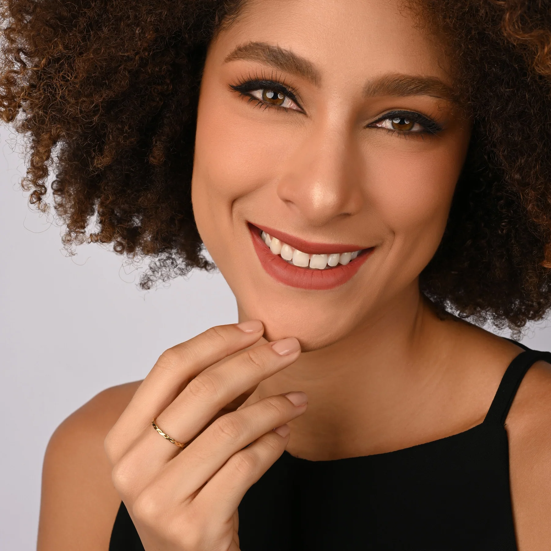 Ring aus Sterlingsilber Gelbgold plattiert mit flachem Geflecht RI-10072GP-48