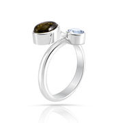 Verstellbarer Ring aus Sterlingsilber mit Cabochon aus Turmalin und rundem, facettiertem blauem Topas R-4589