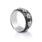 Ring aus Sterlingsilber mit Edelweiss auf Halbmondprofil, schwarz rhodiniert und mit Satin-Finish R-8003-50