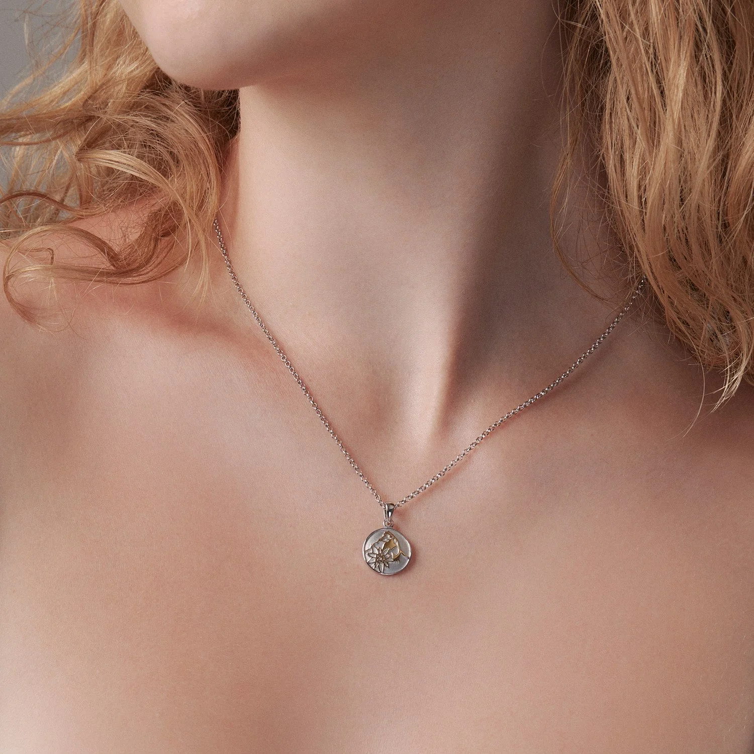 Set aus Halskette und Ohrringen aus Bicolor Sterling Silber mit Matterhorn und Edelweiss Motiv S-7004