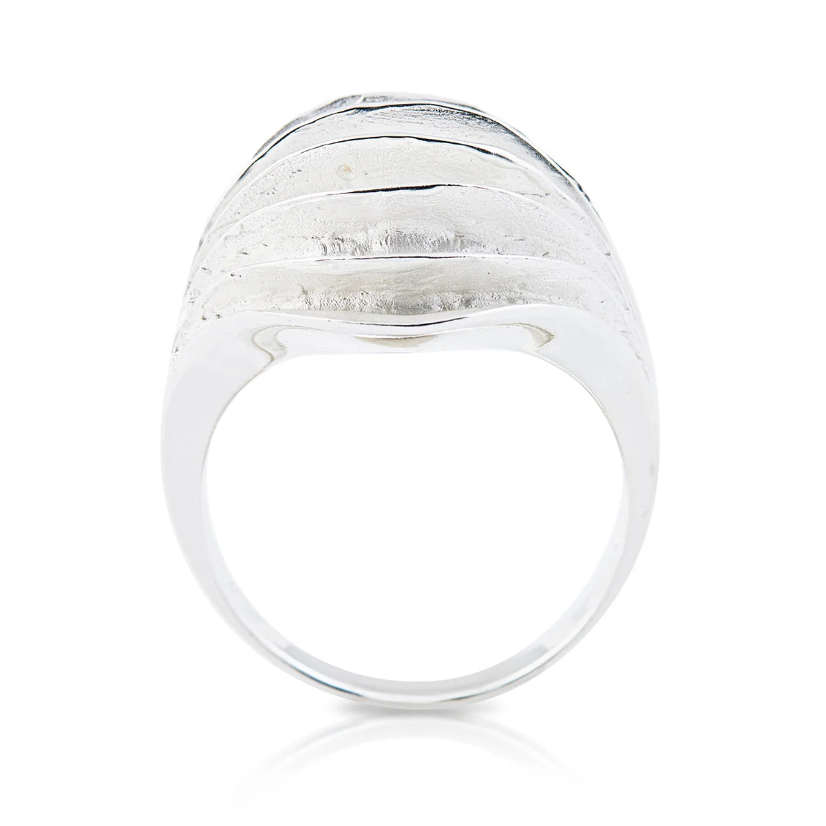 Ring aus Sterlingsilber mit einem Welleneffekt RI-10113A