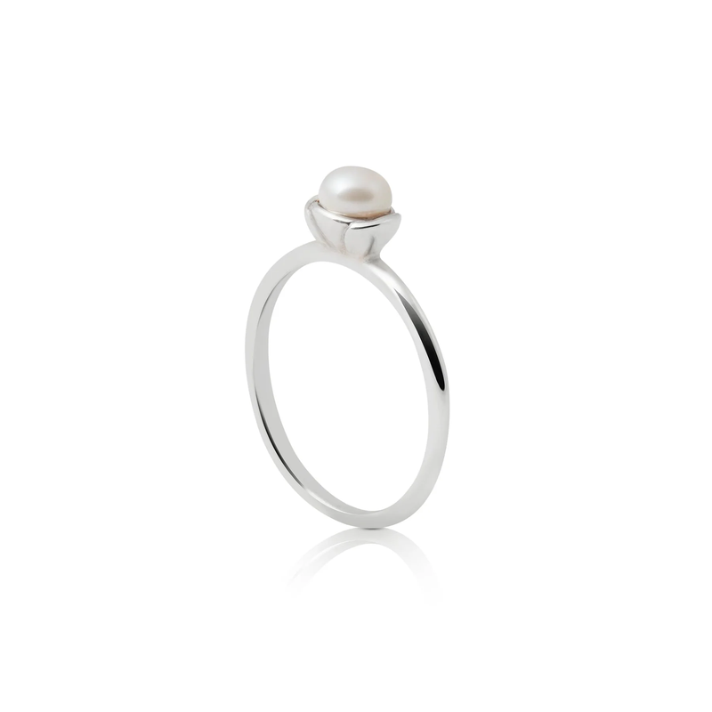 Ring aus Sterlingsilber mit einer großen Süßwasserperle RI-10033P
