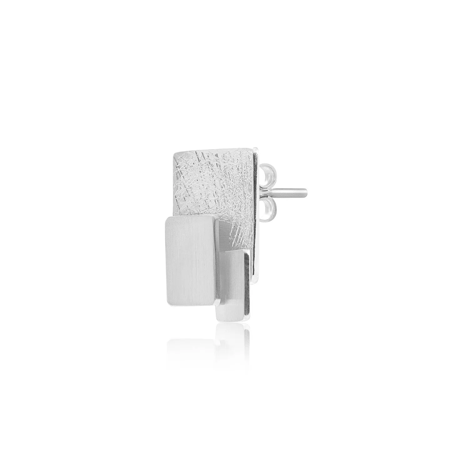 Ohrstecker aus Sterlingsilber mit satinierte und gebürstete Oberfläche ein fesselndes Spiel der Texturen erzeugt E-2654