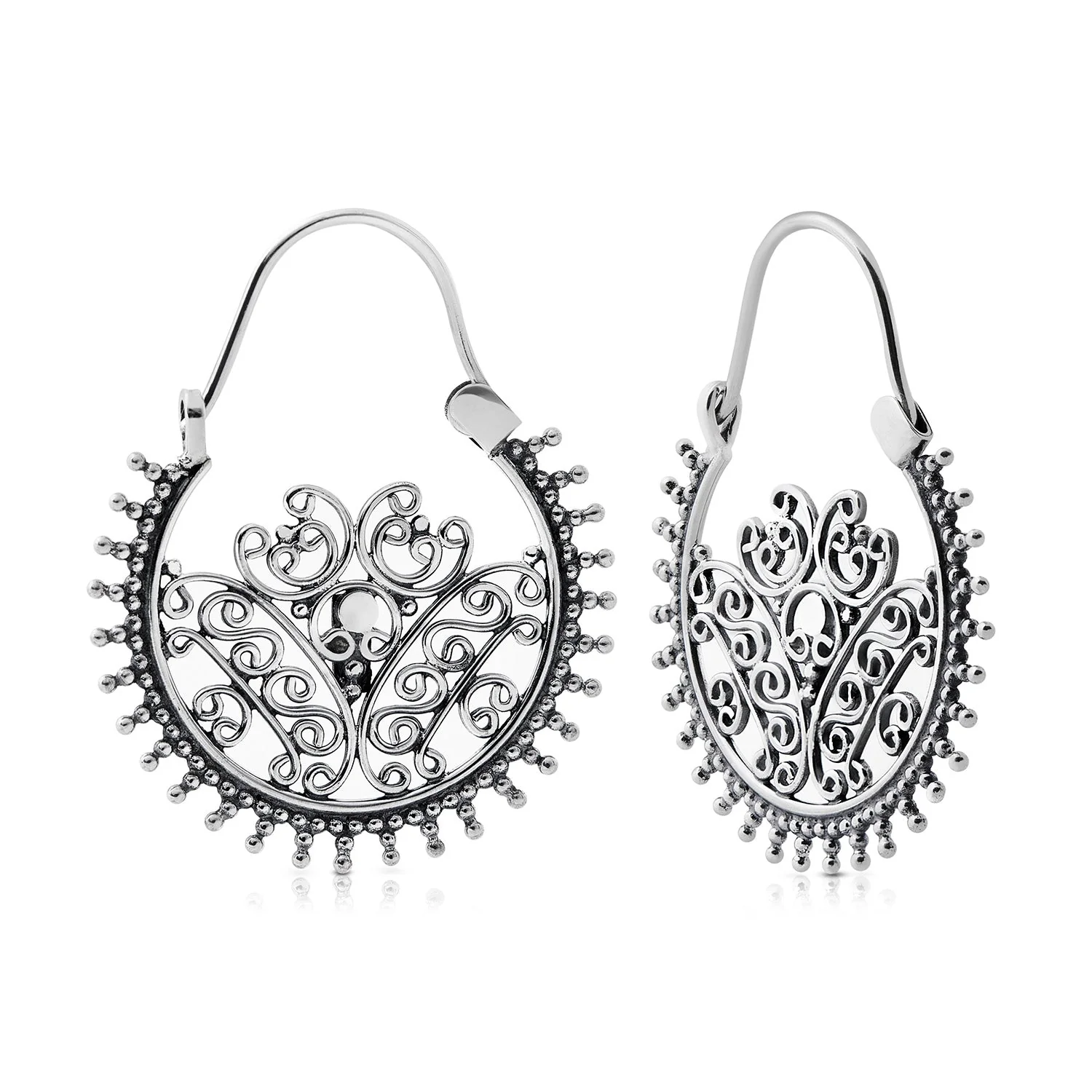 Ohrringe aus Sterlingsilber im Hindu-Stil mit einem Hauch von Oxidation E-2447