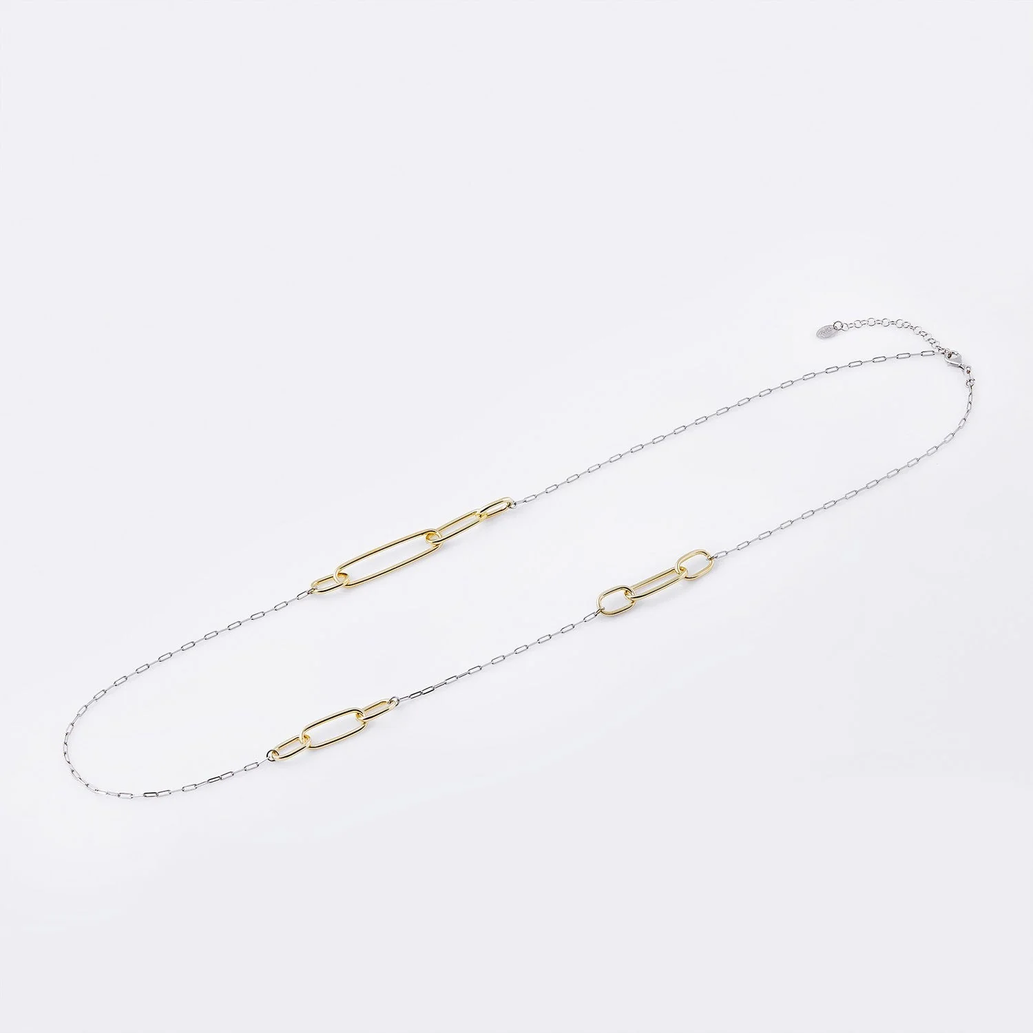 Halskette aus vergoldetem Sterlingsilber mit einer Kette, die aus mehreren ovalen, glänzenden und polierten Ringen unterschiedlicher Größe besteht NG-1490