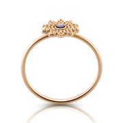 Ring aus Sterlingsilber und Gelbgold im Ethno-Stil, Sternform mit kleiner runder Perlmuttplatte Cabochon in der Mitte RI-10093GP