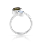 Verstellbarer Ring aus Sterlingsilber mit Cabochon aus Turmalin und rundem, facettiertem blauem Topas R-4589