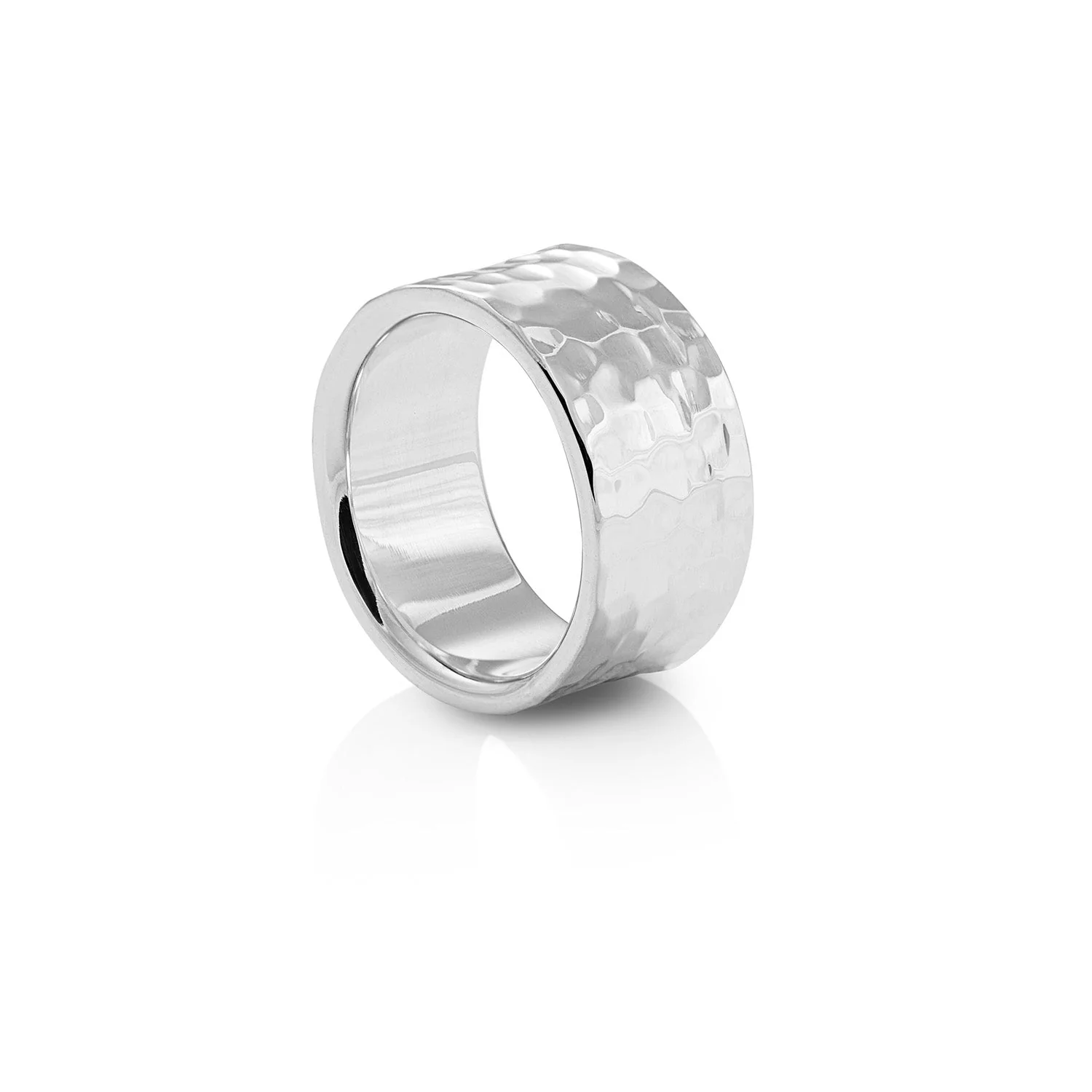 Ring aus Sterlingsilber mit einer Kombination aus glänzender und gehämmerter Oberfläche R-4365