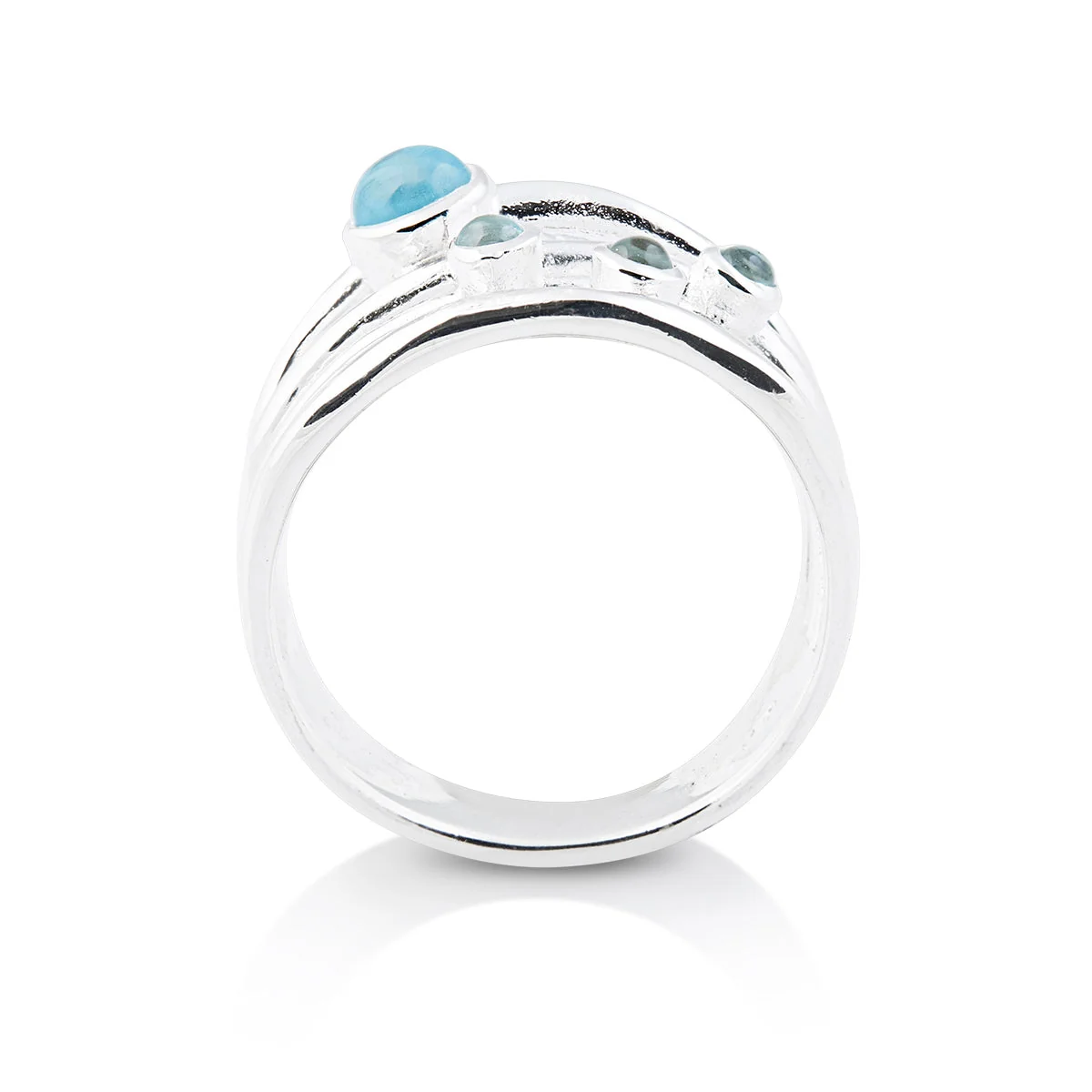 Ring aus Sterlingsilber mit 3mm und 6mm großen blauen Topasen auf mehreren Ringen RI-10121A